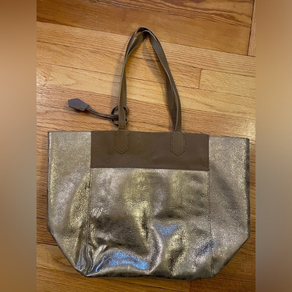 Large leather metallic gold tote bag! Beautiful sheen!!